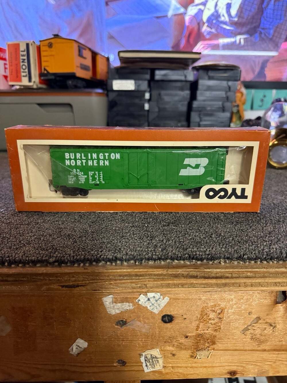 Tyco HO Scale Burlington Northern 100024 Plug Door Box Car